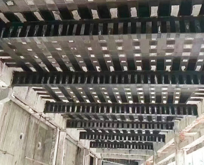 粘碳纤维布加固工程