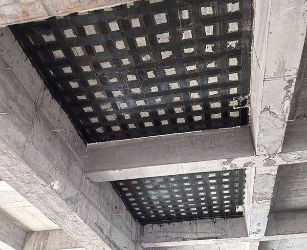 房屋粘碳纤维布加固