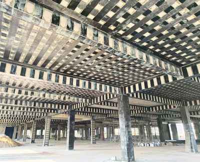 楼板粘贴碳纤维布加固