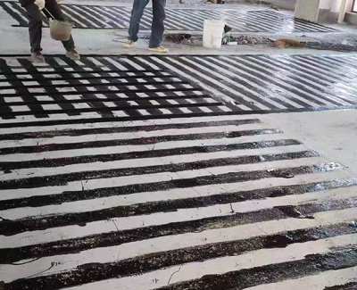 粘碳纤维布加固施工